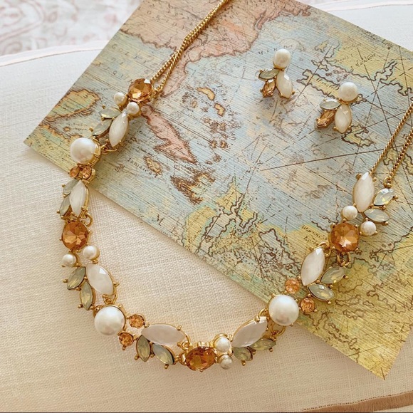 Jewelry - •SOLD• Gorgeous Statement Necklace+Earring Set